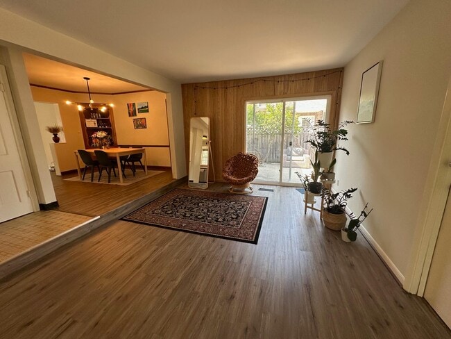 Building Photo - 5100 N Idlewild Ave