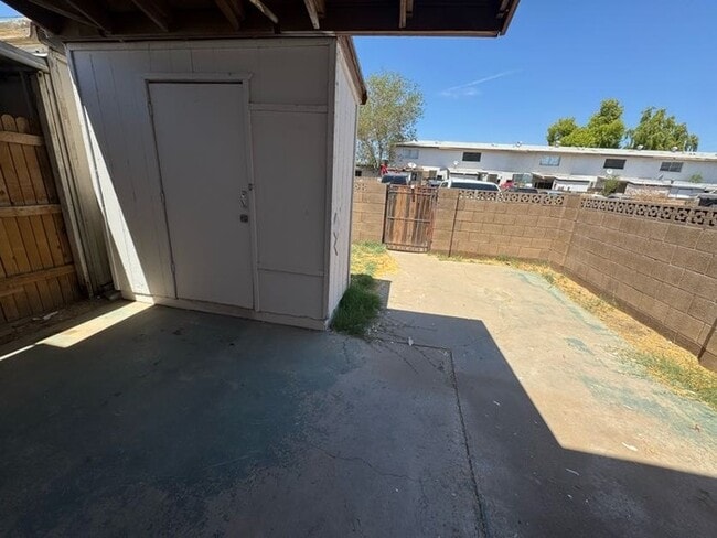Building Photo - Holiday Gardens 3br Townhome
