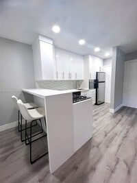 Building Photo - 6310 SW 79th St