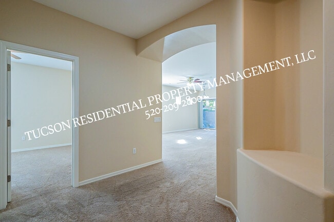 Building Photo - 6070 Wych Elm Pl