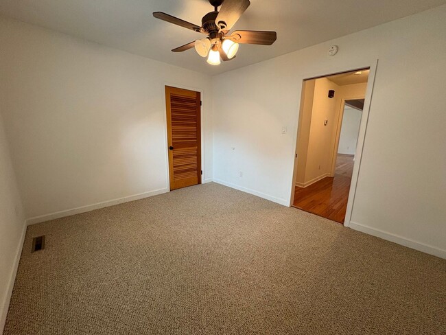 Building Photo - 1849 Oyster Bay Ln
