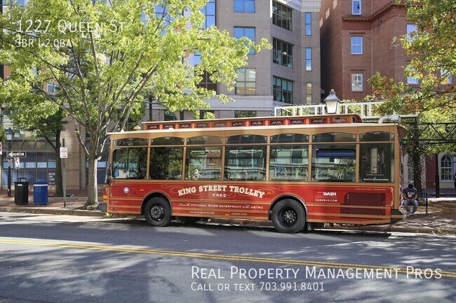 Building Photo - 1227 Queen St