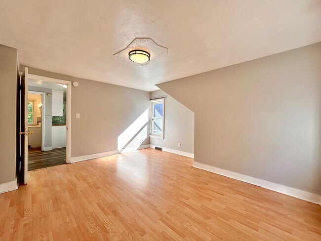 Building Photo - 2532 Maffett St