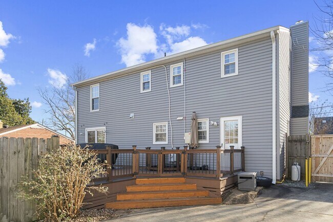 Building Photo - 3100 Franklin St