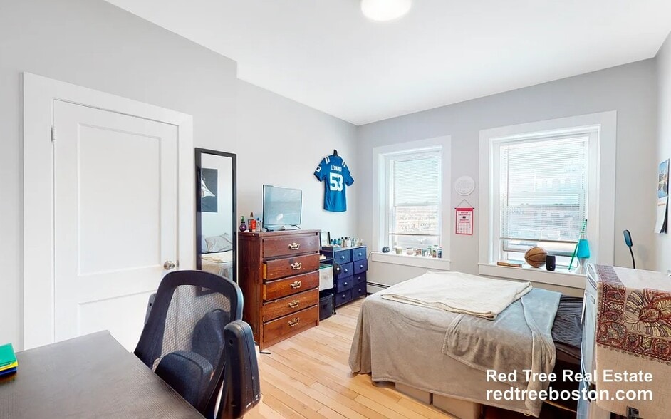 Building Photo - 1284 Commonwealth Ave