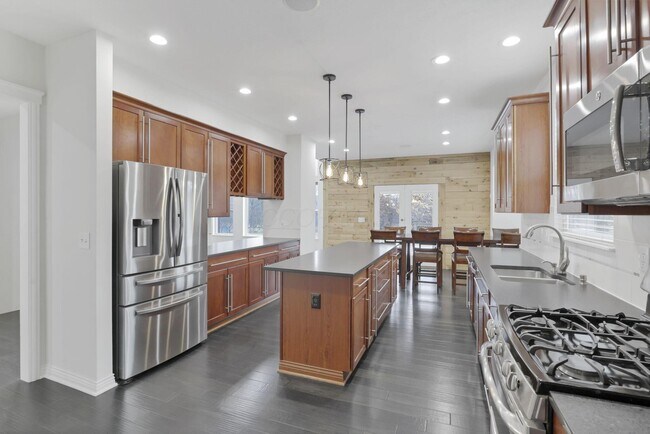 Building Photo - 7090 Dean Farm Rd