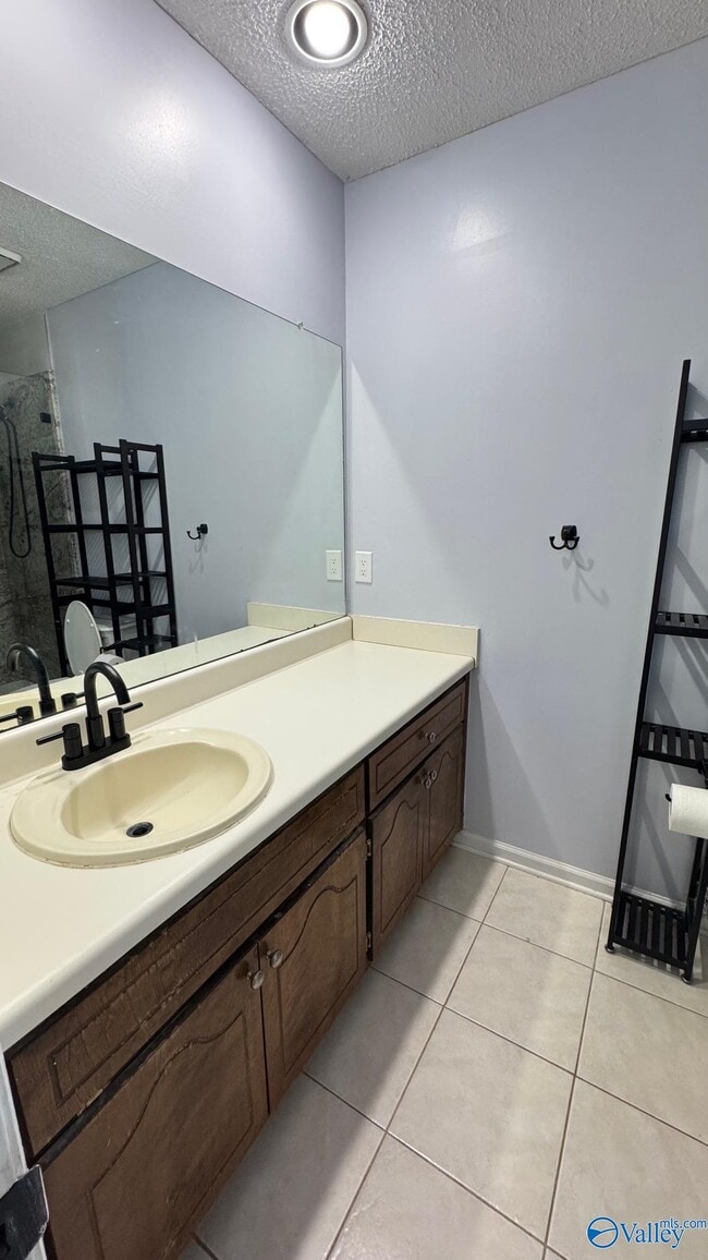 Building Photo - 157 Chanel Dr