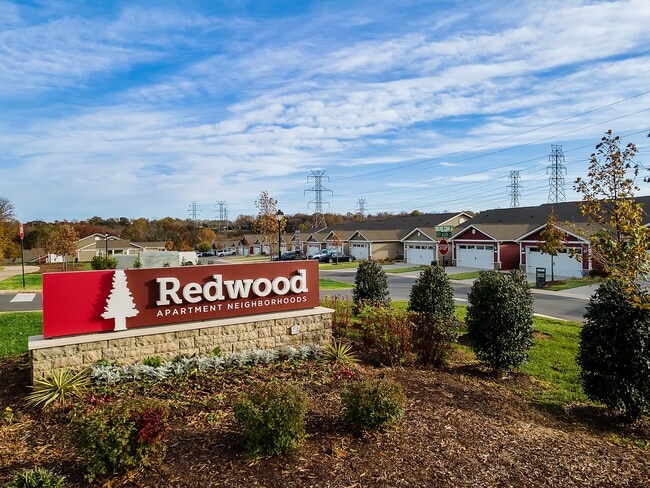 Building Photo - Redwood Charlotte Harris Houston Road