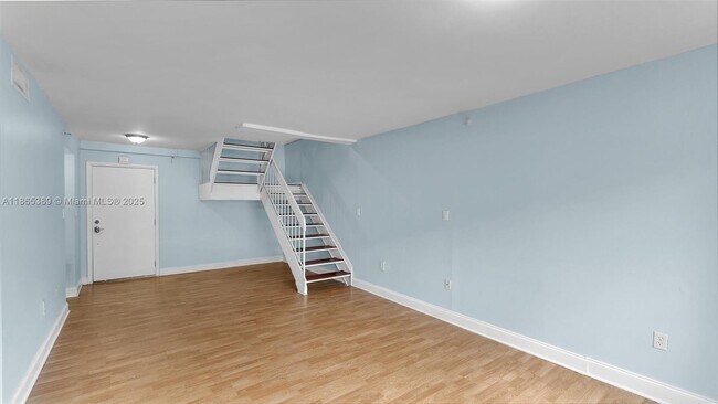 Building Photo - 10661 SW 108th Ave