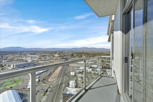 Building Photo - Dual Masters & Incredible Strip Views, 37th Floor or Allure