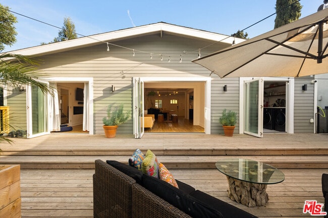 Building Photo - 6031 Mesa Ave