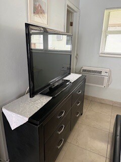 Building Photo - 36 SE 5th St