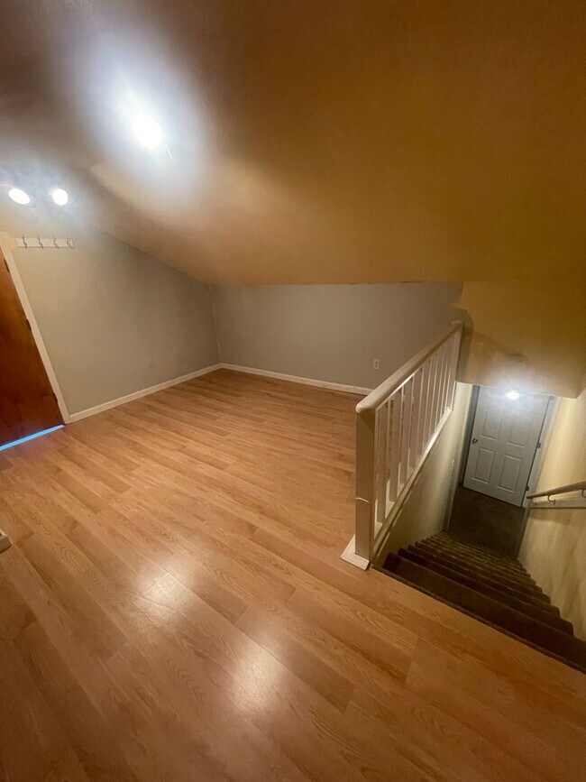 Building Photo - Charming 3 Bedroom Home Lebanon Home with Large Fenced Yard! **$500.00 Off First Full Month's Ren...