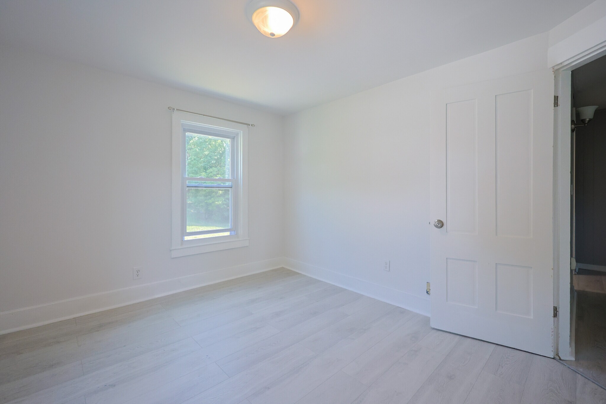 Building Photo - 85 Main St