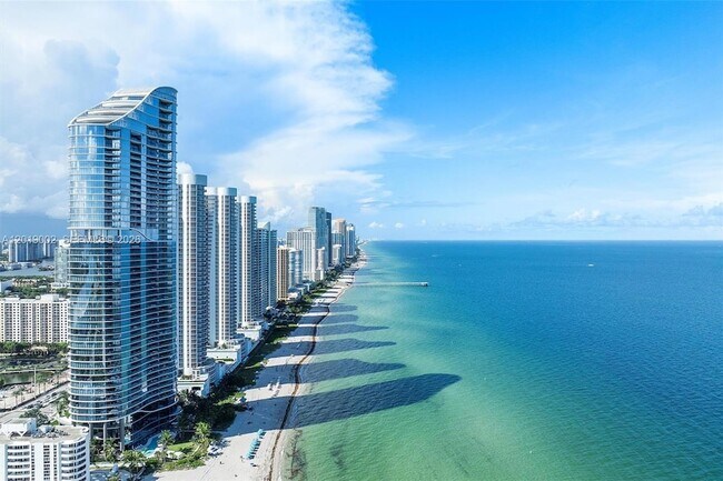 Building Photo - 15701 Collins Ave