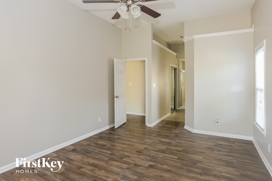 Building Photo - 3883 Meadow Ridge Dr NW