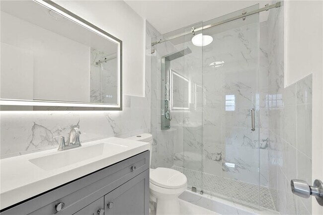 Building Photo - 2864 NE 32nd St