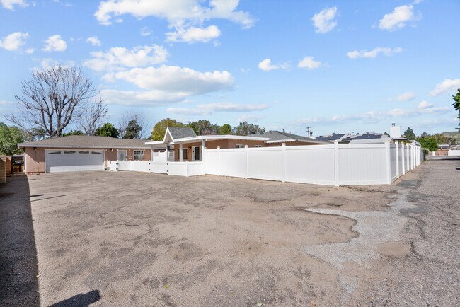 Building Photo - 4576 Adam Rd