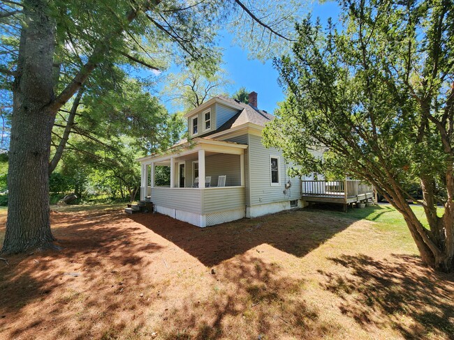 Building Photo - 387 College Ave