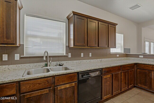 Building Photo - 14668 Oldenberg Ct