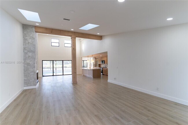 Building Photo - 16701 Bobcat Dr