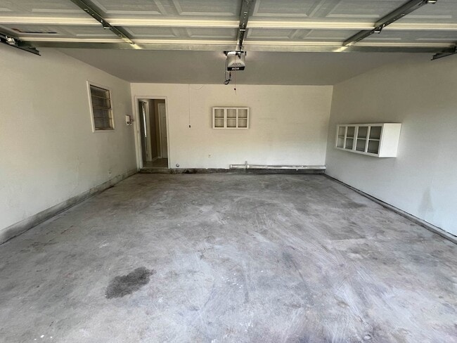 Building Photo - 5159 Longmeadow Cove