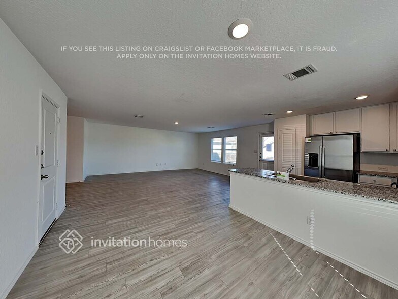 Building Photo - 135 Pasadena Pl