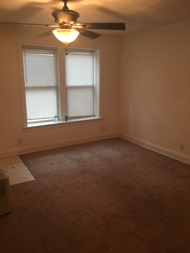 Building Photo - 711 E 37th St