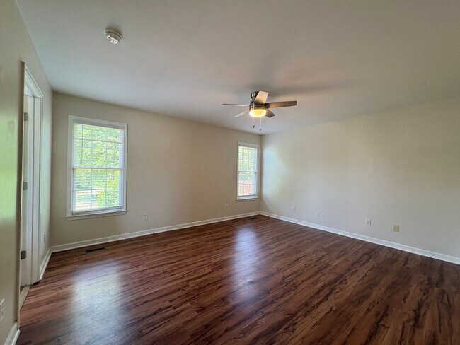 Building Photo - 3 Bedroom, 2 Bathroom House in Winston-Salem!