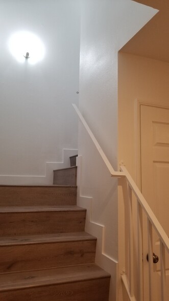 Stairway Landing, High Ceiling, Bottom View - 14126 Tiara St