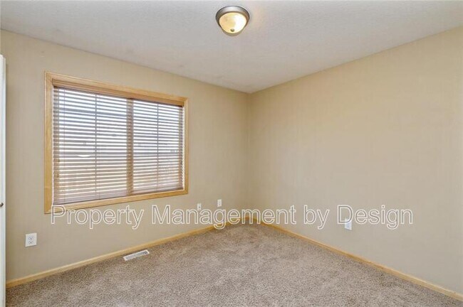 Building Photo - 8580 Rock Dr