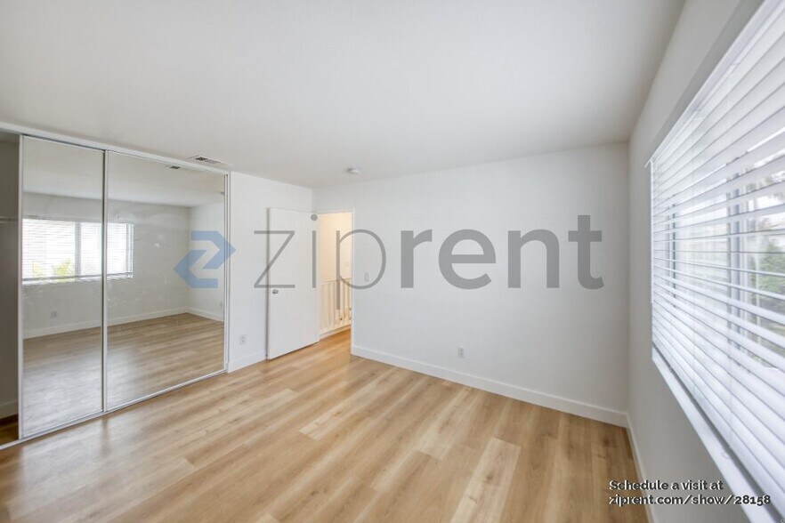 Building Photo - 17 Armory Pl