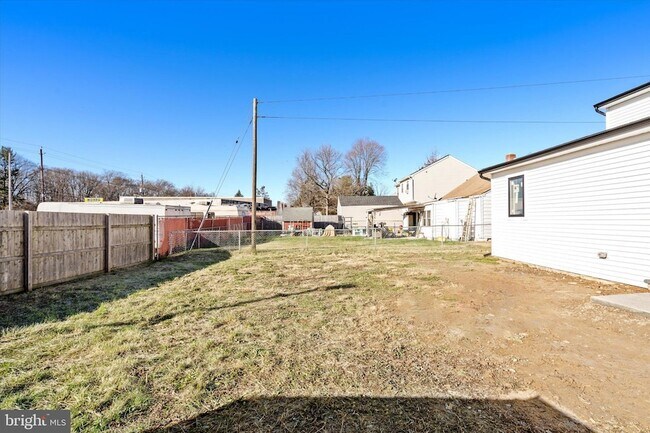 Building Photo - 92 Pennwood Dr