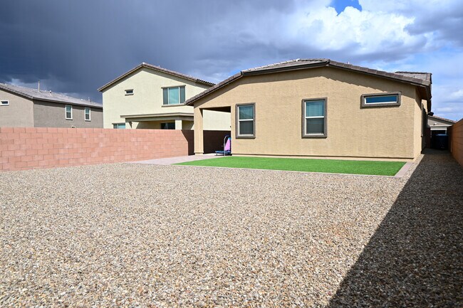 Building Photo - 8150-PM258150 S Soltero Mine Dr
