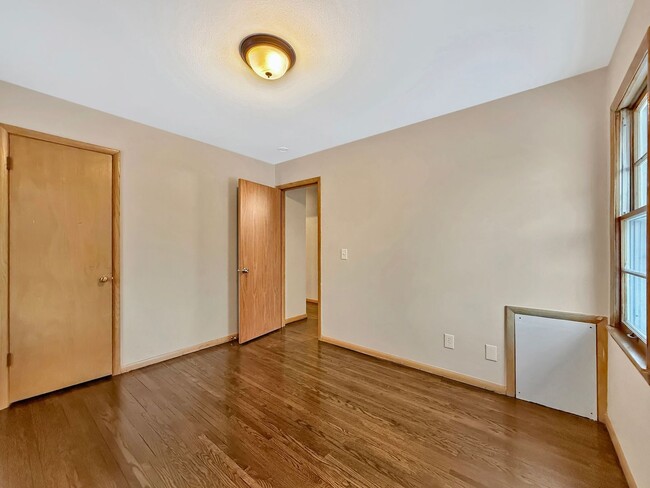 Building Photo - 1618 Natchez Ave S