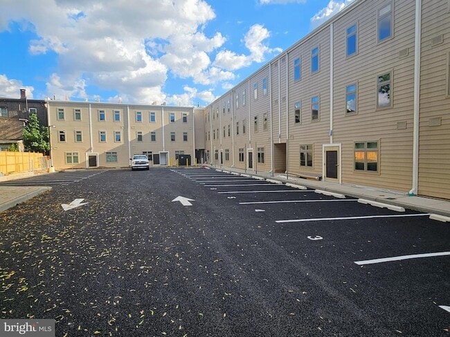 Building Photo - 200 Hamilton Ave