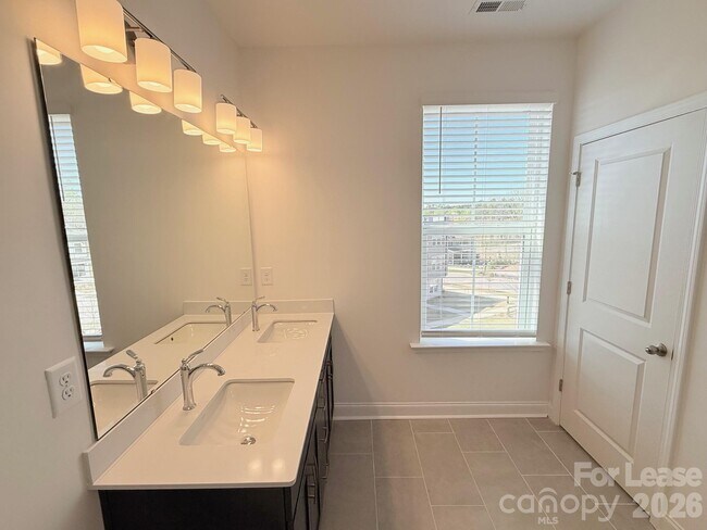 Building Photo - 3212 Drift St