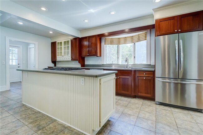 Building Photo - 106 Ellingwood Dr