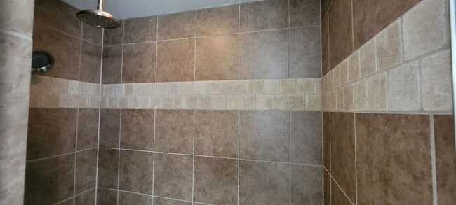 Building Photo - Stunning 4-Bedroom, 3.5-bath Home in the P...