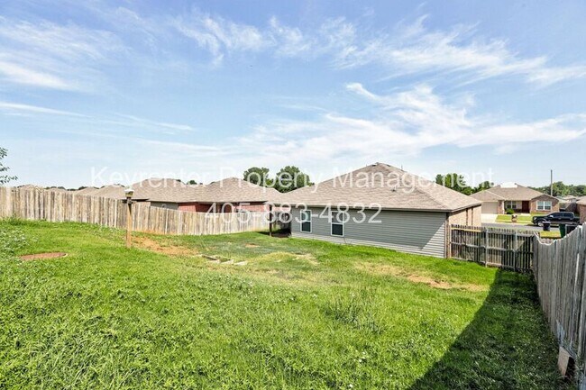 Building Photo - 3516 SE 94th St