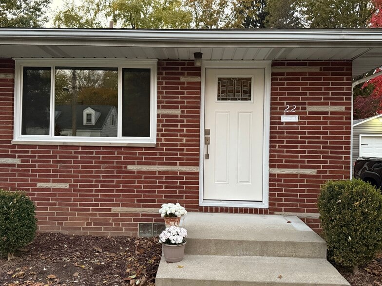 Primary Photo - 22 Ansel Ave