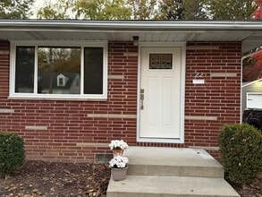 Building Photo - 22 Ansel Ave