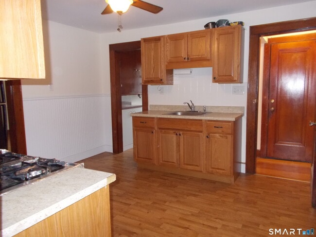 Building Photo - 42 Holbrook Pl