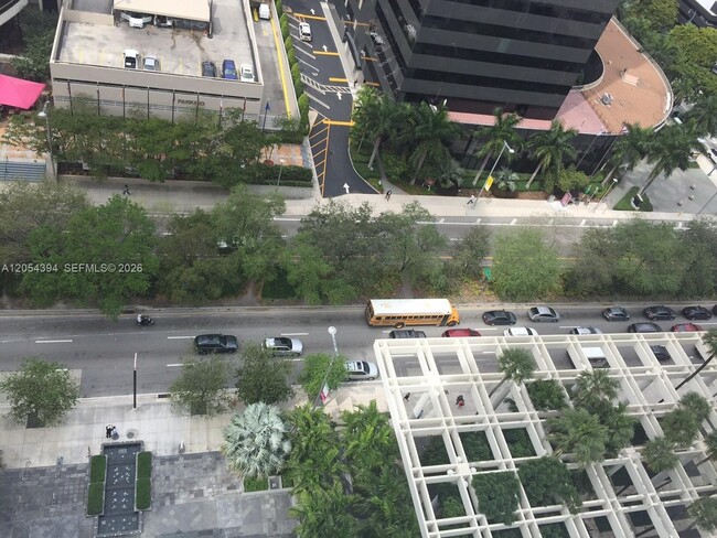 Building Photo - 950 Brickell Bay Dr