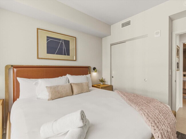 Building Photo - 11 NE 6th St