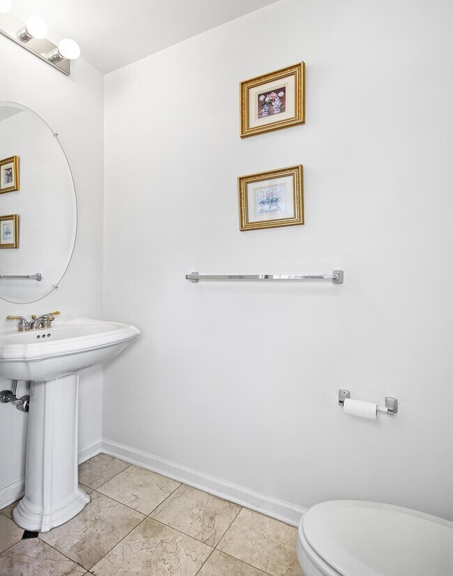 Building Photo - 470 Buffalo Ct