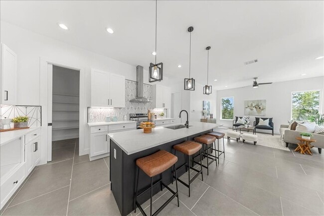 Building Photo - 110 Diamond Head Dr