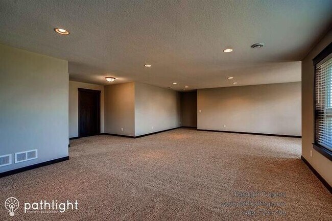 Building Photo - 18880 Iden Way, Lakeville, MN, 55044
