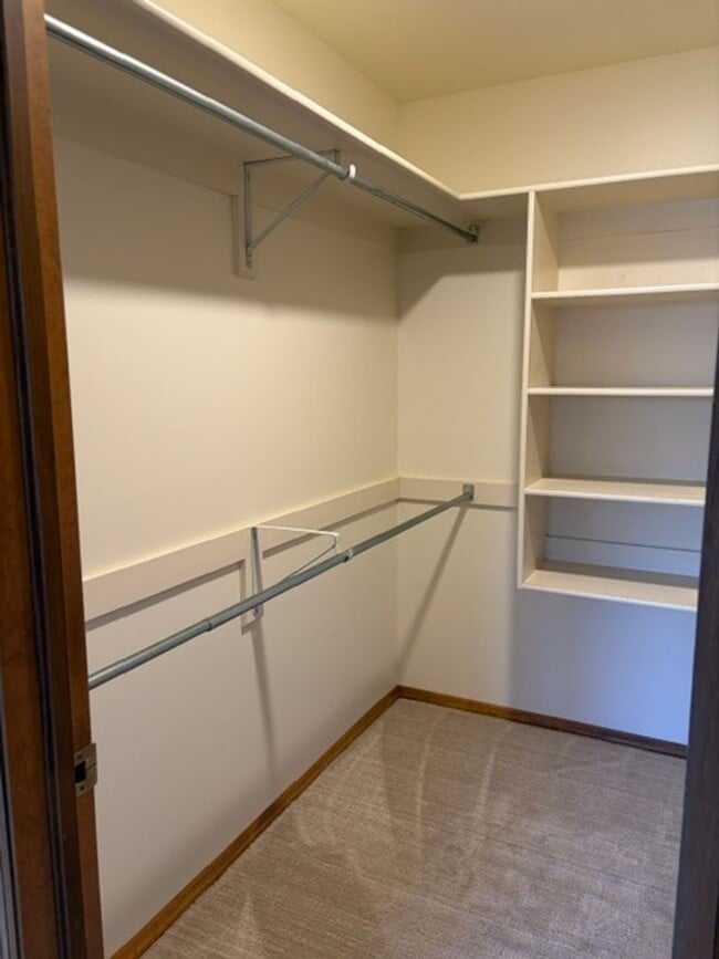 Building Photo - 2 Bedroom 1 Bathroom Condo