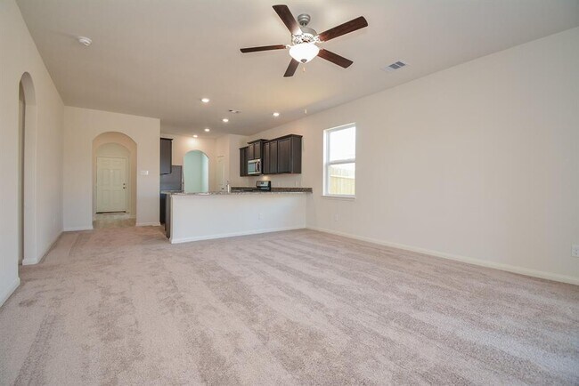 Building Photo - 569 Amberwood Pk Dr